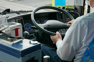 路線バス運転手の仕事内容ややりがいなどをご紹介 ドライバーbiz Media